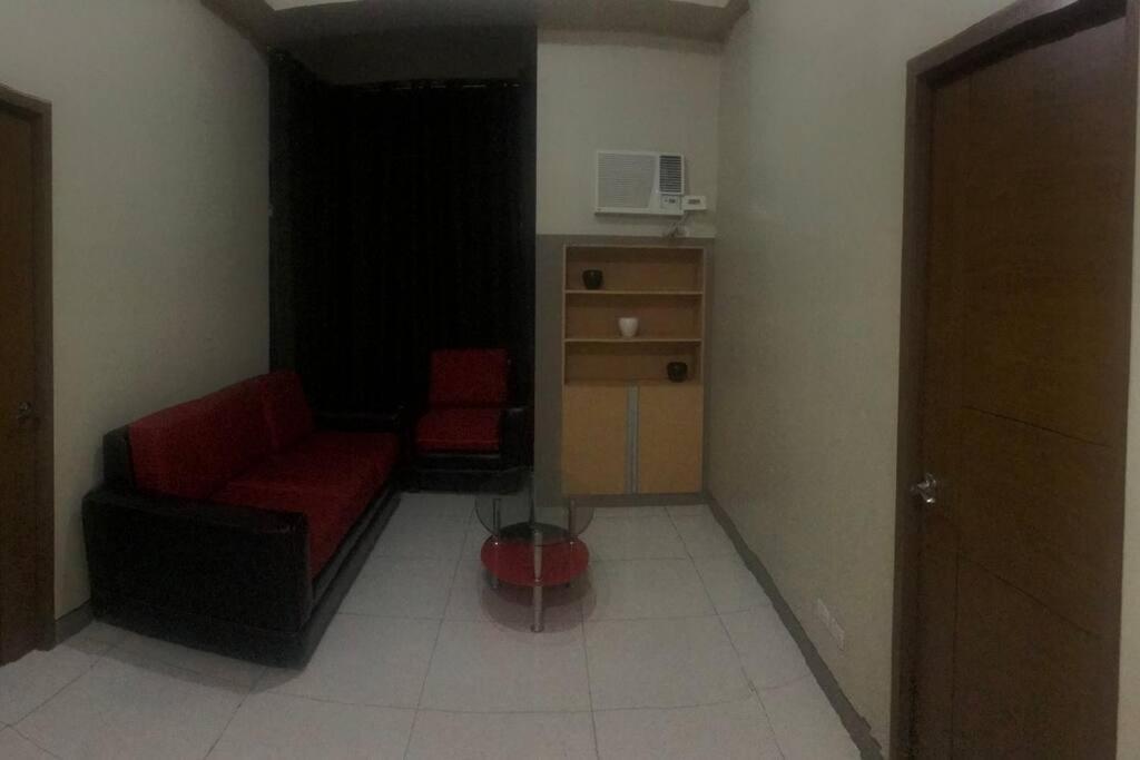 Lovely 2 Bed Room Condo Infront Of Naia Terminal 3 Manilla Buitenkant foto