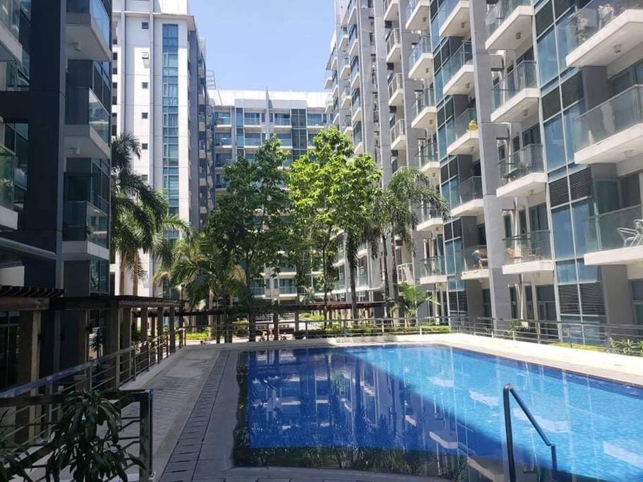 Lovely 2 Bed Room Condo Infront Of Naia Terminal 3 Manilla Buitenkant foto