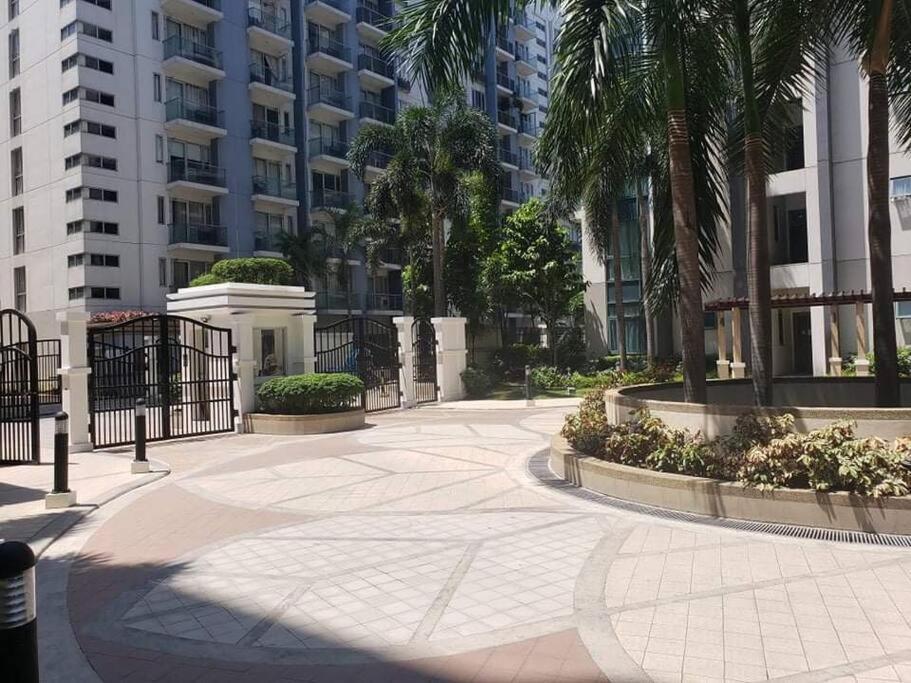 Lovely 2 Bed Room Condo Infront Of Naia Terminal 3 Manilla Buitenkant foto