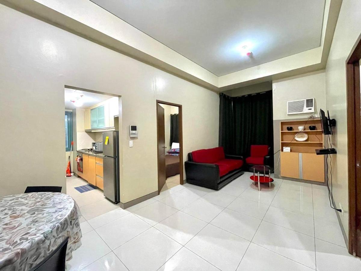 Lovely 2 Bed Room Condo Infront Of Naia Terminal 3 Manilla Buitenkant foto