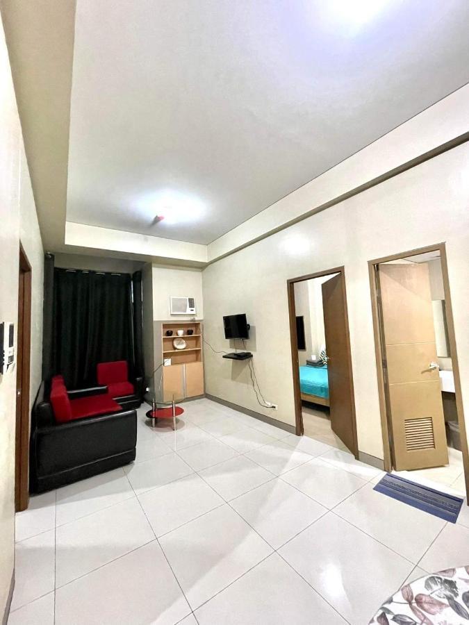 Lovely 2 Bed Room Condo Infront Of Naia Terminal 3 Manilla Buitenkant foto